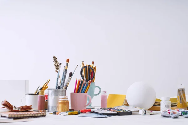 Workspace Designéra Ilustrátora Materiály Vybavením Freelance Kreativní Koncept — Stock fotografie