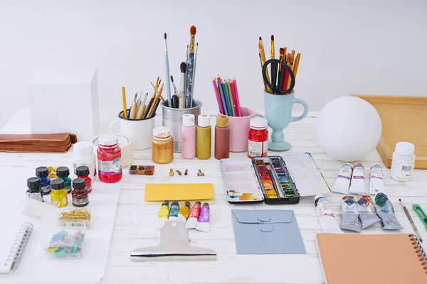 Workspace Designéra Ilustrátora Materiály Vybavením Freelance Kreativní Koncept — Stock fotografie