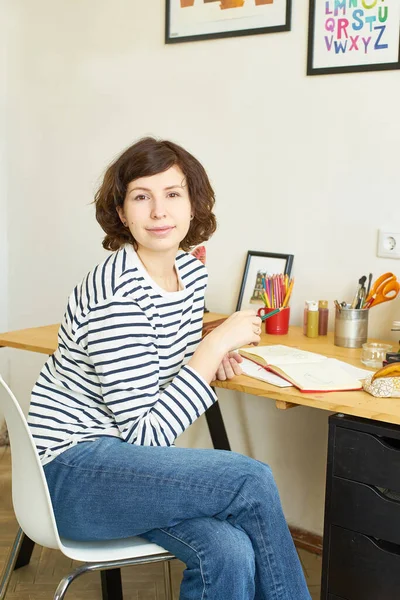 Female Artist Her Workplace Working Home Woman Dressed Jeans Striped — Stock Photo, Image