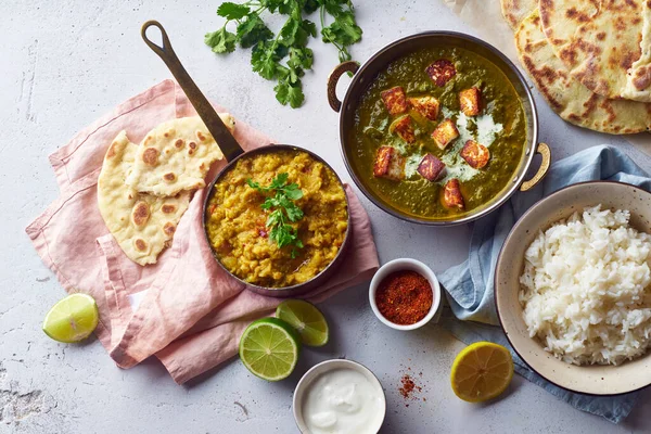 Tandoori Csirke Biryani Piros Lencse Curry Dal Rizzsel Naan Basmati — Stock Fotó