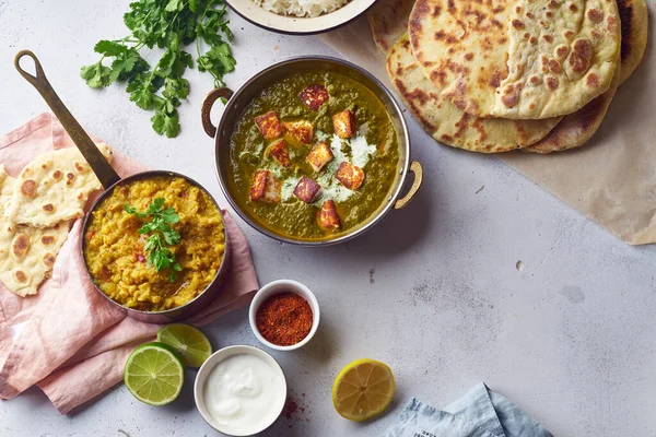 Tandoori Csirke Biryani Piros Lencse Curry Dal Rizzsel Naan Basmati — Stock Fotó