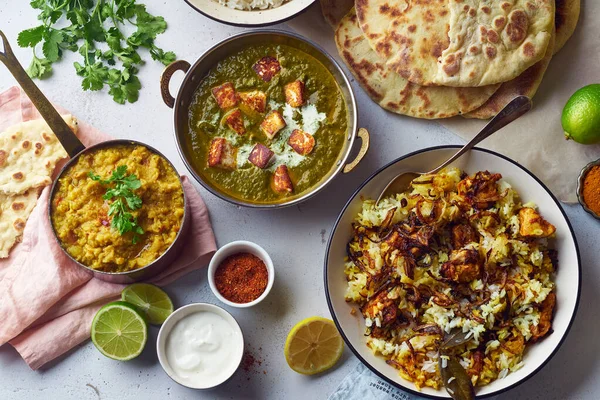 Tandoori Csirke Biryani Piros Lencse Curry Dal Rizzsel Naan Basmati — Stock Fotó