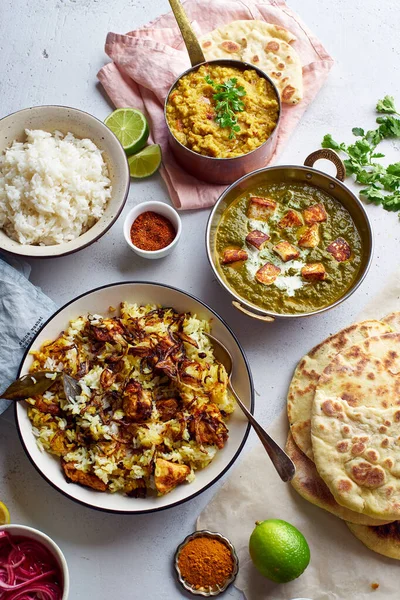 Tandoori Csirke Biryani Piros Lencse Curry Dal Rizzsel Naan Basmati — Stock Fotó