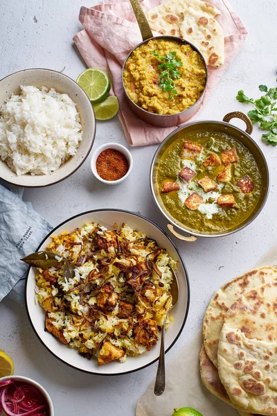 Tandoori Csirke Biryani Piros Lencse Curry Dal Rizzsel Naan Basmati — Stock Fotó