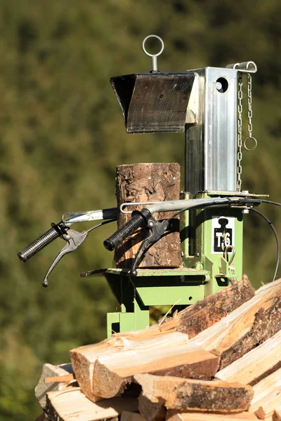 Yangın ahşap için günlük splitter — Stok fotoğraf