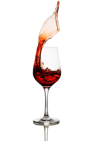 Wein spritzt auf Weiß — Stockfoto