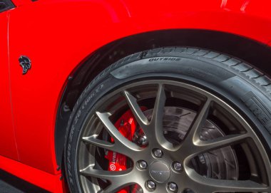 2016 Srt (Dodge) şarj cihazı cehennem kedisi rozeti