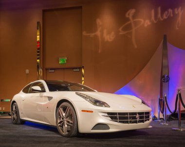 Ferrari FF Otomobil