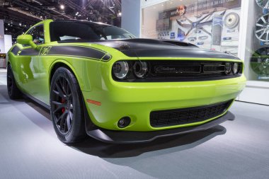 Yüce yeşil Dodge Challenger T / A kavramı