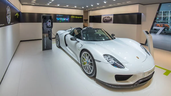 Porsche 918 Spyder Supersportwagen — Stockfoto