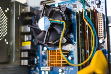 okul sırası pc iç görünüm