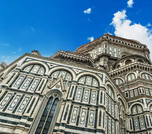 Blå himmel över Santa Maria del Fiore — Stockfoto