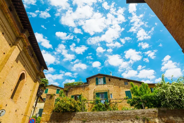 Edificios antiguos en Siena — Foto de Stock