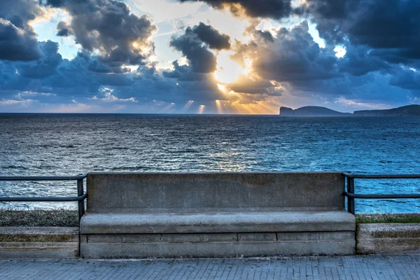 Zementbank in Alghero — Stockfoto