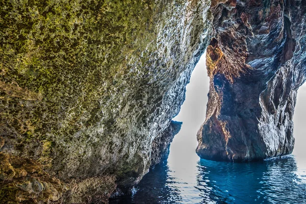 Jaskinia w zatoce orosei — Zdjęcie stockowe