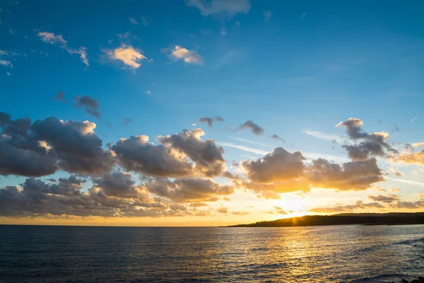 Färgstark solnedgång i Sardinien — Stockfoto