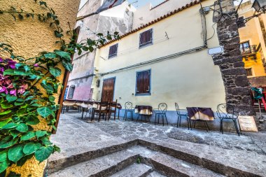 Castelsardo eski kasabada tuhaf köşe