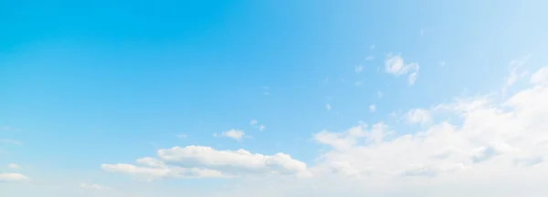 Blue sky and small clouds — Stock Photo, Image