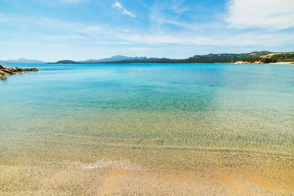 Praia La Celvia em um dia claro — Fotografia de Stock