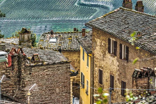 Brunt tak i Toscana — Stockfoto