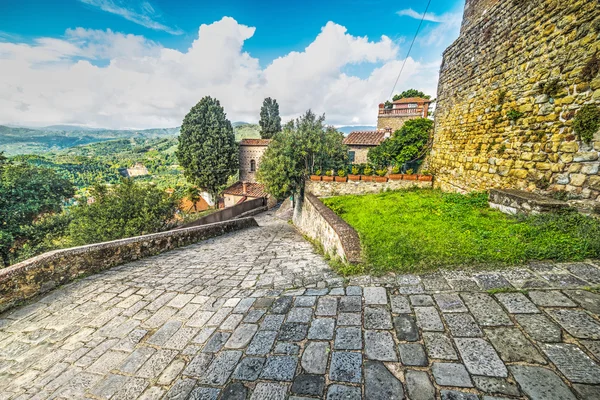 Callejón de piedra en Montecatini — Foto de Stock