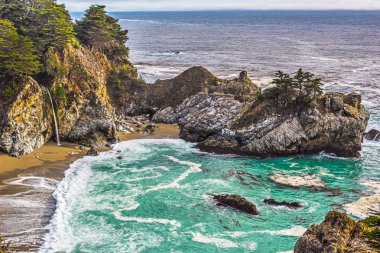 Big Sur parkta mcway düşüyor