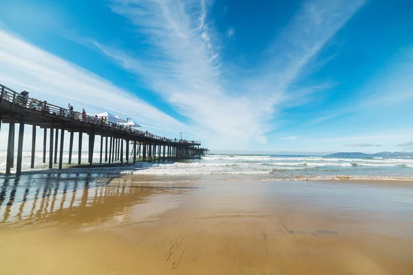 Pismo Beach molo za jasného dne — Stock fotografie