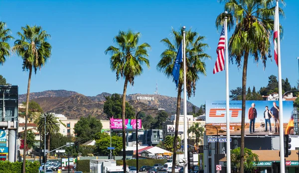 Hollywood işareti Hollywood Bulvarı görüldü — Stok fotoğraf