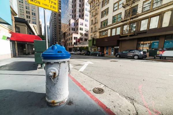 San Francisco'nun merkezindeki yangın musluğu