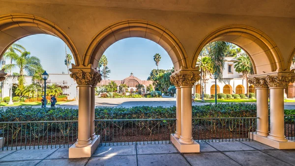 Arches dans le parc Balboa à San Diego — Photo