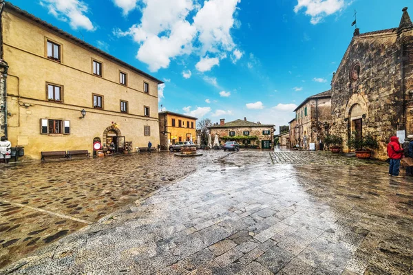 Monteriggioni main square — Stock Photo, Image