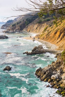 Big Sur kayalık sahil