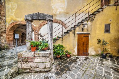 San Quirico d'Orcia rustik köşede