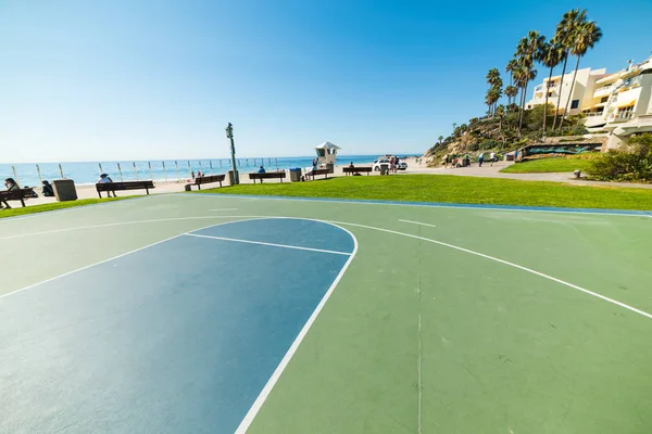 Basketballbane i Laguna Beach – stockfoto