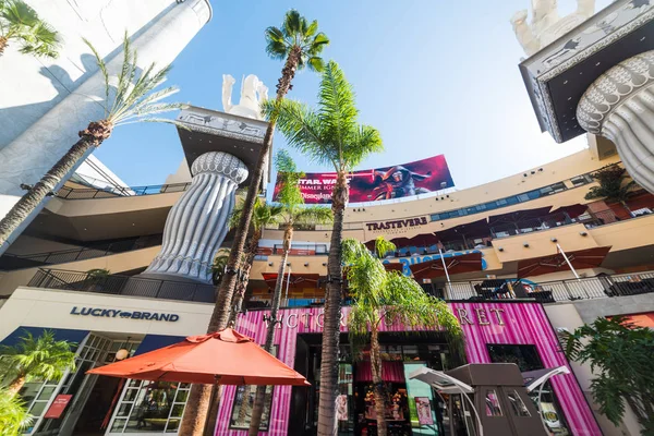 Hollywood & Highland mall in Los Angeles, California — Stock Photo, Image