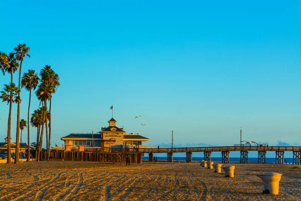 Newport beach-pier naplementekor — Stock Fotó