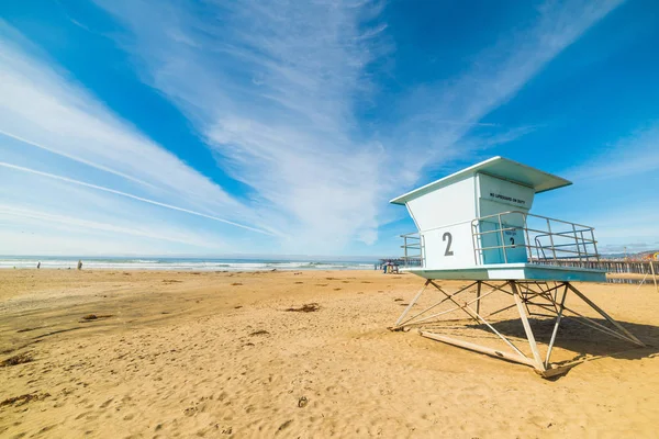 Lifeguard tower in Pismo Beach — Stock Photo, Image