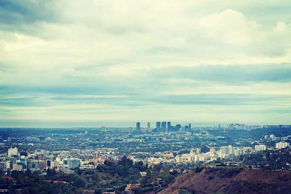 Vista panorâmica de Los Angeles em um dia nublado — Fotografia de Stock