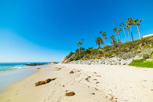 Costa rocosa en Laguna Beach — Foto de Stock
