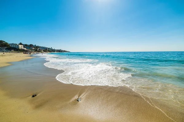 Zon schijnt over Laguna Beach — Stockfoto