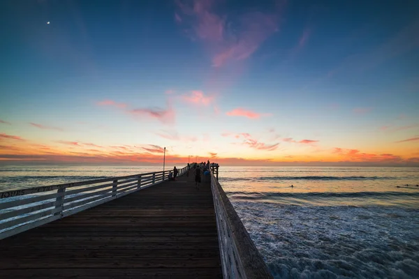 Tramonto rosa sulla spiaggia del Pacifico — Foto Stock