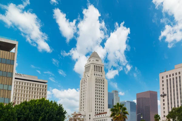Los Angeles onder een bewolkte hemel — Stockfoto