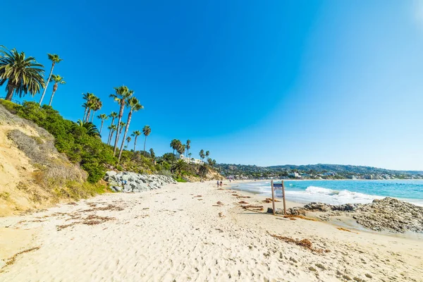 Heldere hemel over Laguna beach — Stockfoto