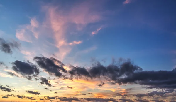 Modré a růžové nebe — Stock fotografie