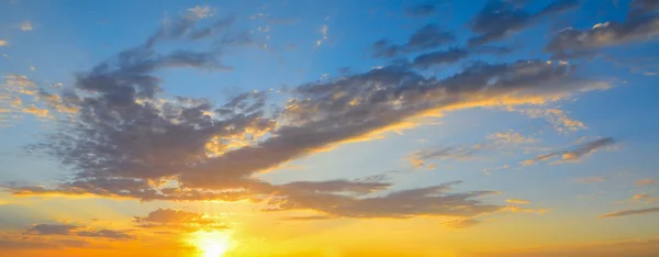 Barevná obloha při západu slunce — Stock fotografie