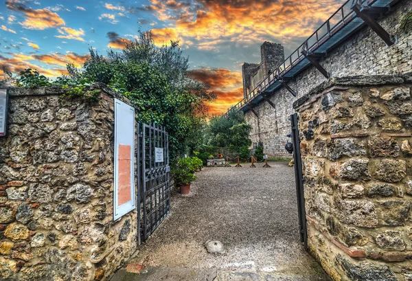 Parede rústica em Monteriggioni — Fotografia de Stock