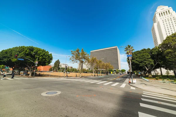 Frühlingsstraße und 1. Straßenkreuzung in l.a. — Stockfoto