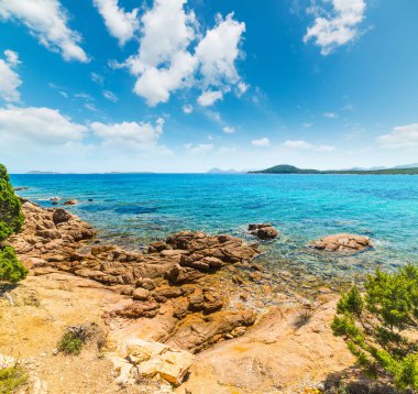 Liscia Ruja üzerinde bulutlar