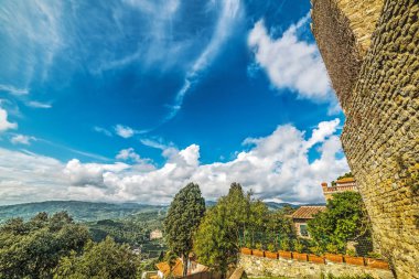 bulutlar üzerinde Montecatini