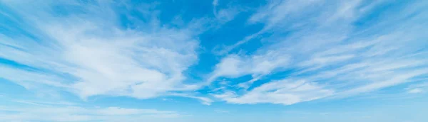 Chmur Cirrus na Sardynii — Zdjęcie stockowe